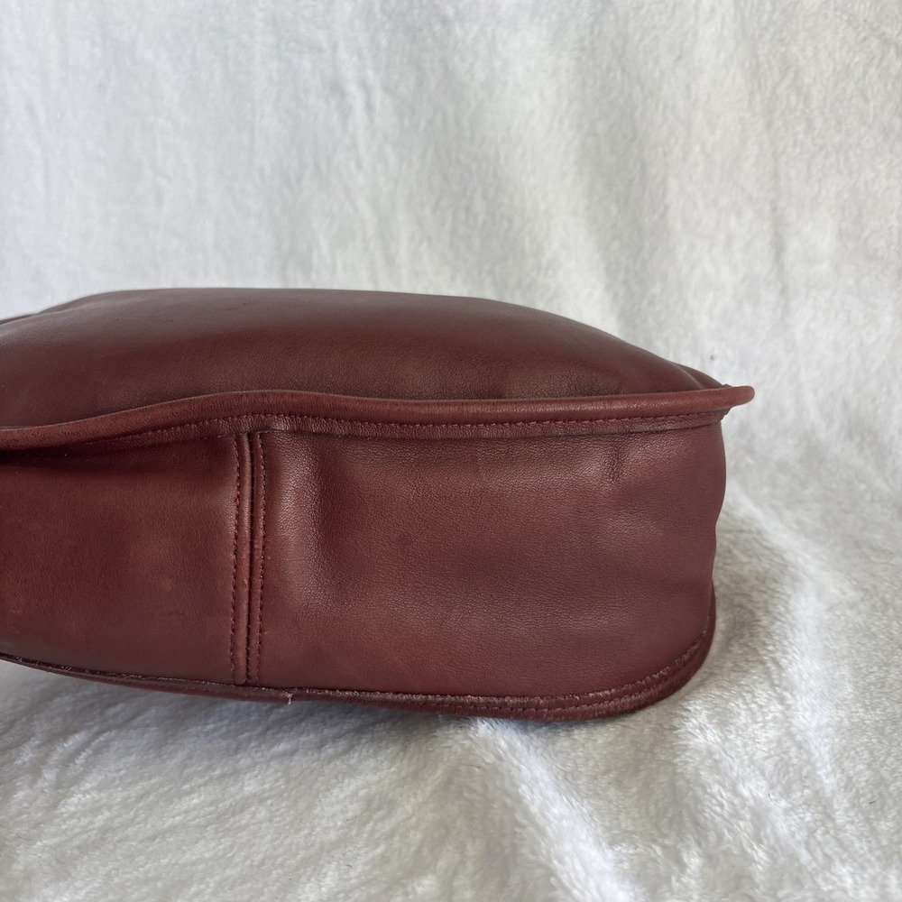 Vintage COACH Soho Swinger Bag Burgundy Red Leather Crossbody 90s USA - Picture 9 of 16